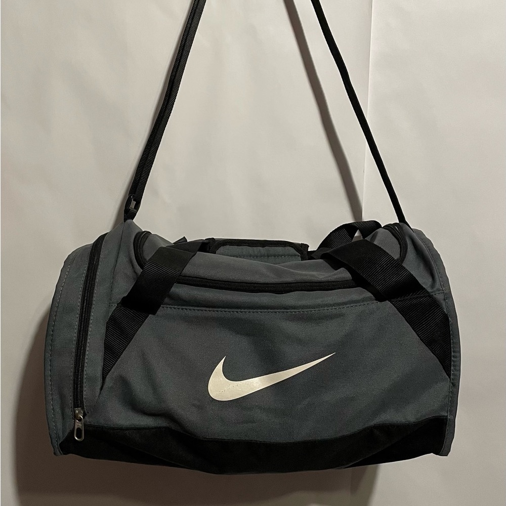 Nike gray gym bag